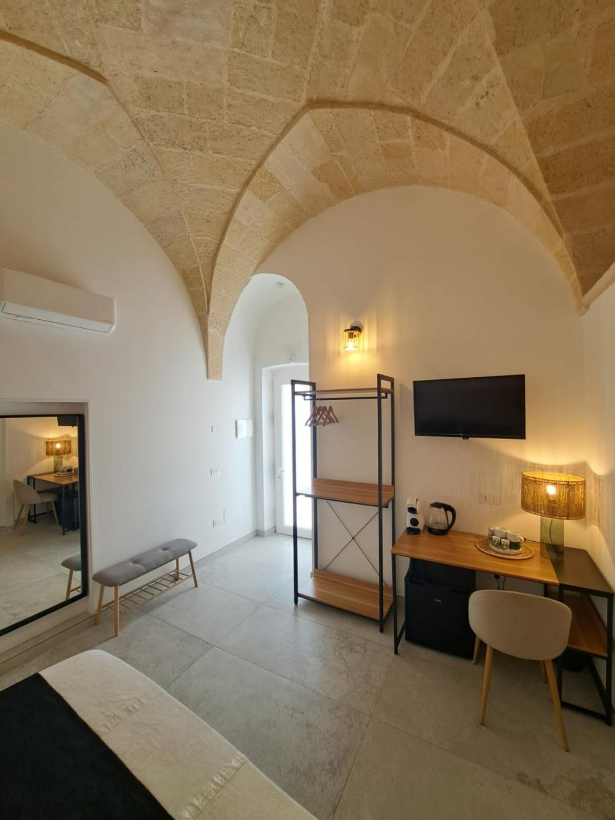 Mae Apulian Rooms Grottaglie Buitenkant foto